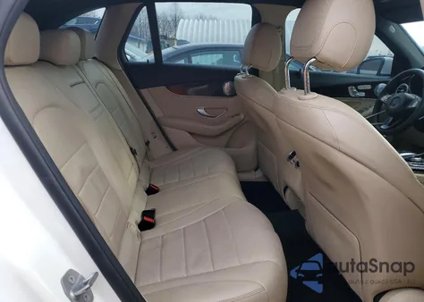 2017 Mercedes-Benz Glc 300 4Matic z USA, uszkodzony, nr VIN WDC0G4KB4HV006975